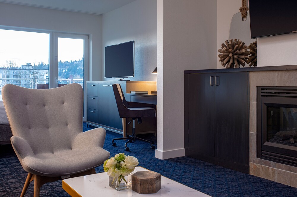 River's Edge Hotel Portland, Tapestry Collection by Hilton in Portland