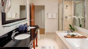 Hypo-allergenic bedding, minibar, in-room safe, desk