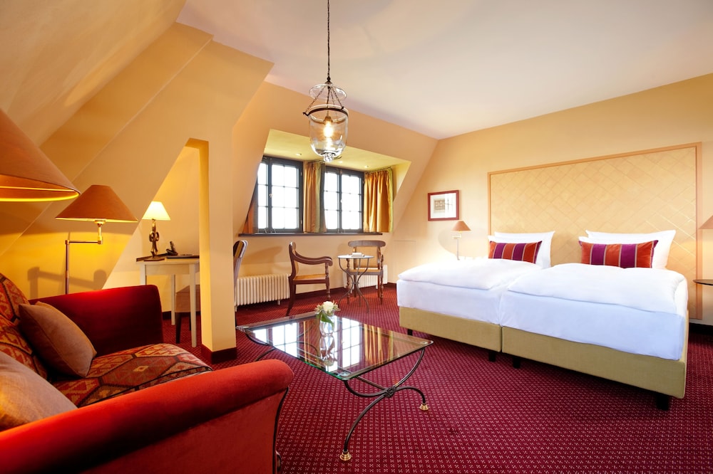 5 Star Hotels