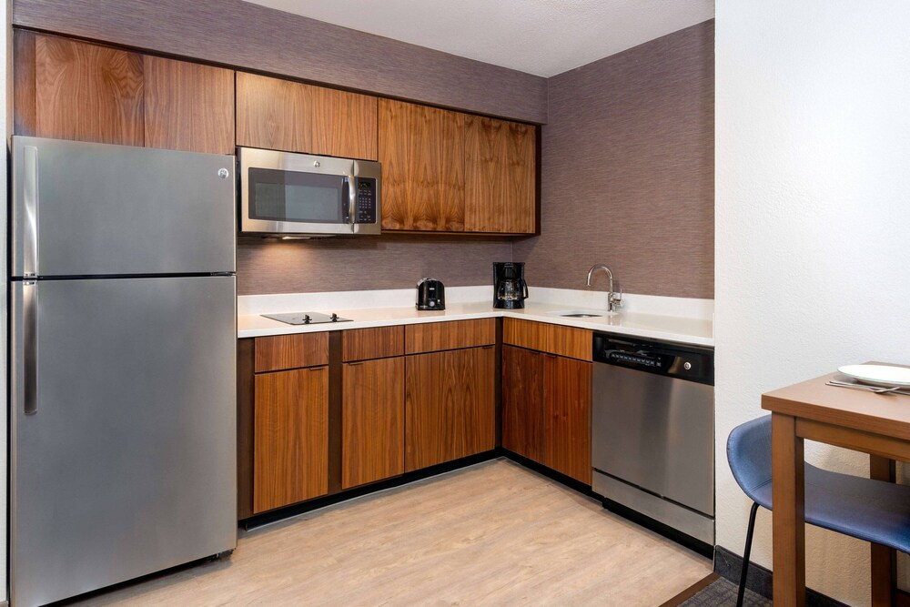 Private kitchen, Residence Inn by Marriott Boston Brockton/Easton