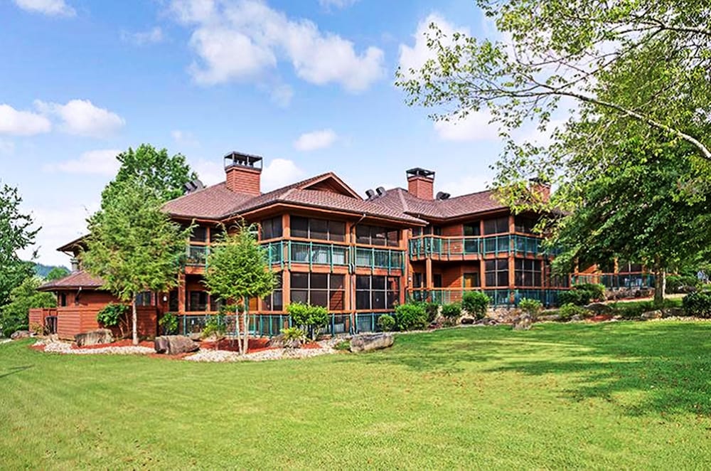 Exterior, Bent Creek Golf Village