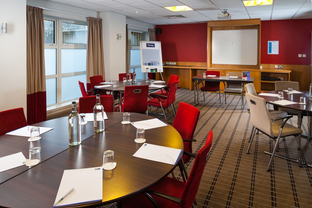 Holiday Inn Express Swindon - West, an IHG Hotel