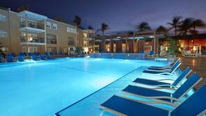 3 outdoor pools, pool umbrellas, sun loungers