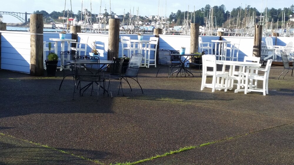 Terrace/patio, The Landing at Newport