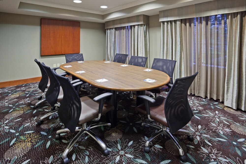 Staybridge Suites Minneapolis-Bloomington, an IHG Hotel