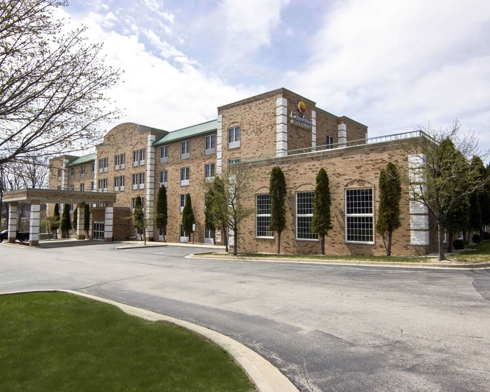 Comfort Inn Suites In Milwaukee Wi Expedia