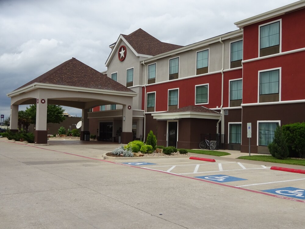 Best Western Plus Denton Inn & Suites