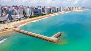 Na praia
