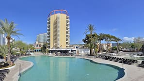 2 piscinas al aire libre, sombrillas, tumbonas