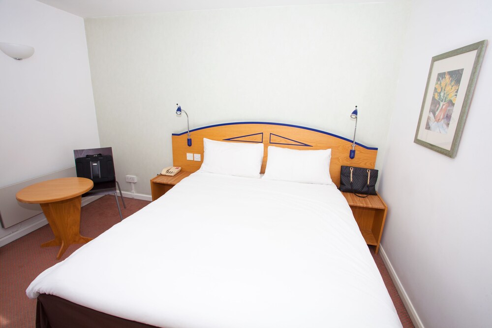 ibis Cardiff Gate - International Business Park