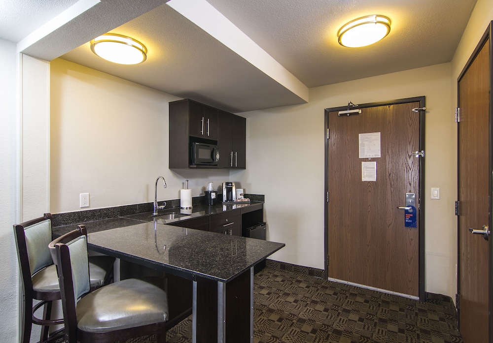 Holiday Inn Express Hotel & Suites Carlsbad Beach, an IHG Hotel