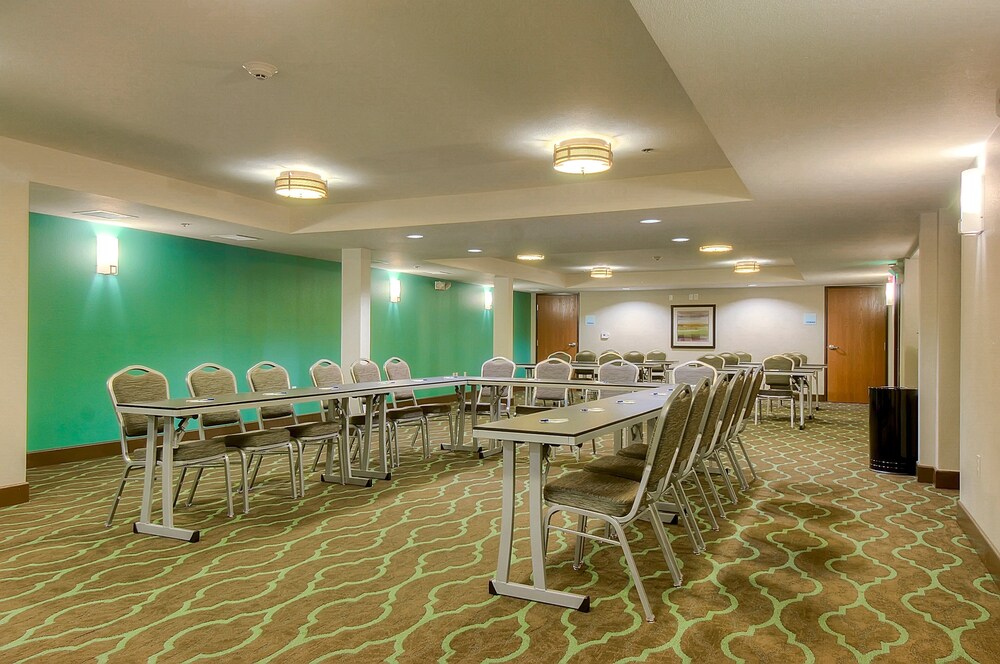Holiday Inn Express Hotel u0026 Suites Carlsbad Beach, an IHG Hotel in Carlsbad  | Best Rates u0026 Deals on Orbitz