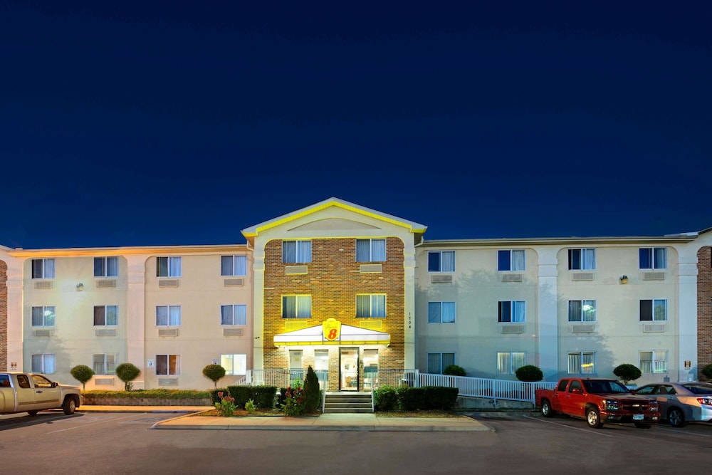 Super 8 by Wyndham Plano/Dallas Area