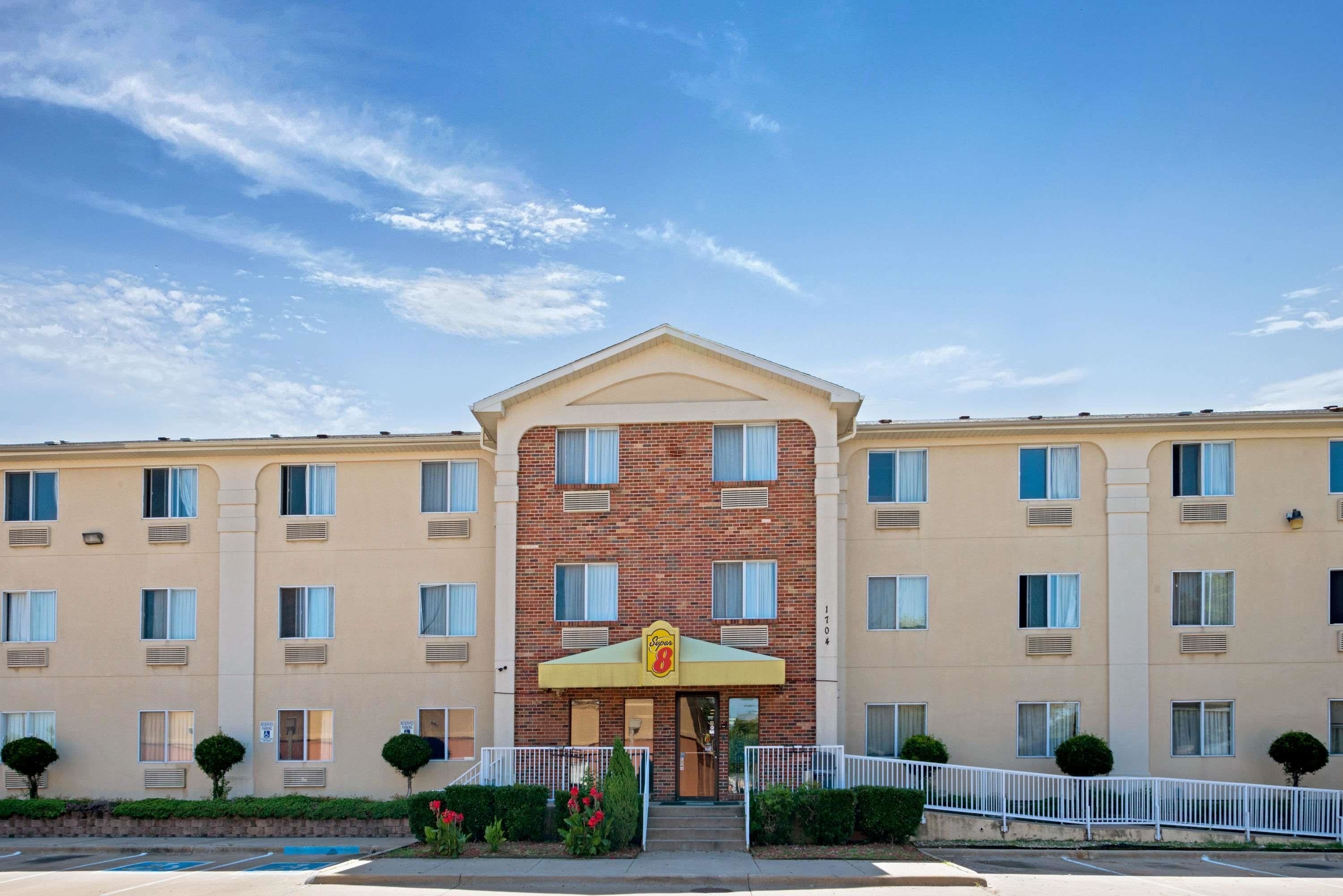Super 8 by Wyndham Plano/Dallas Area in Plano, United States