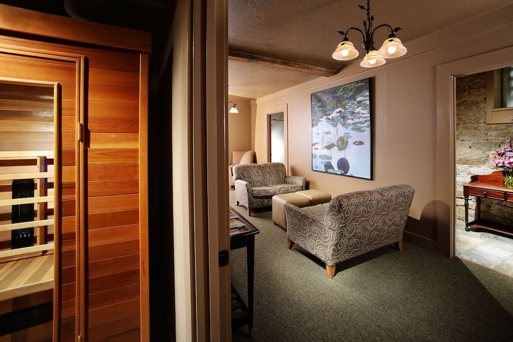 The Crescent Hotel and Spa in Eureka Springs Best Rates & Deals on Orbitz