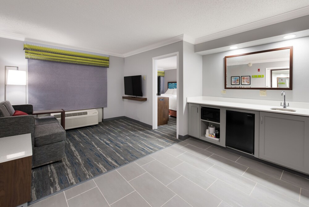 Hampton Inn & Suites Chicago/Hoffman Estates