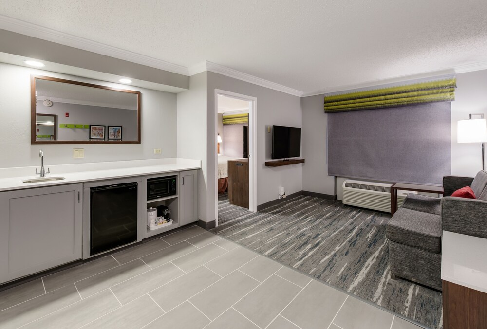 Hampton Inn & Suites Chicago/Hoffman Estates