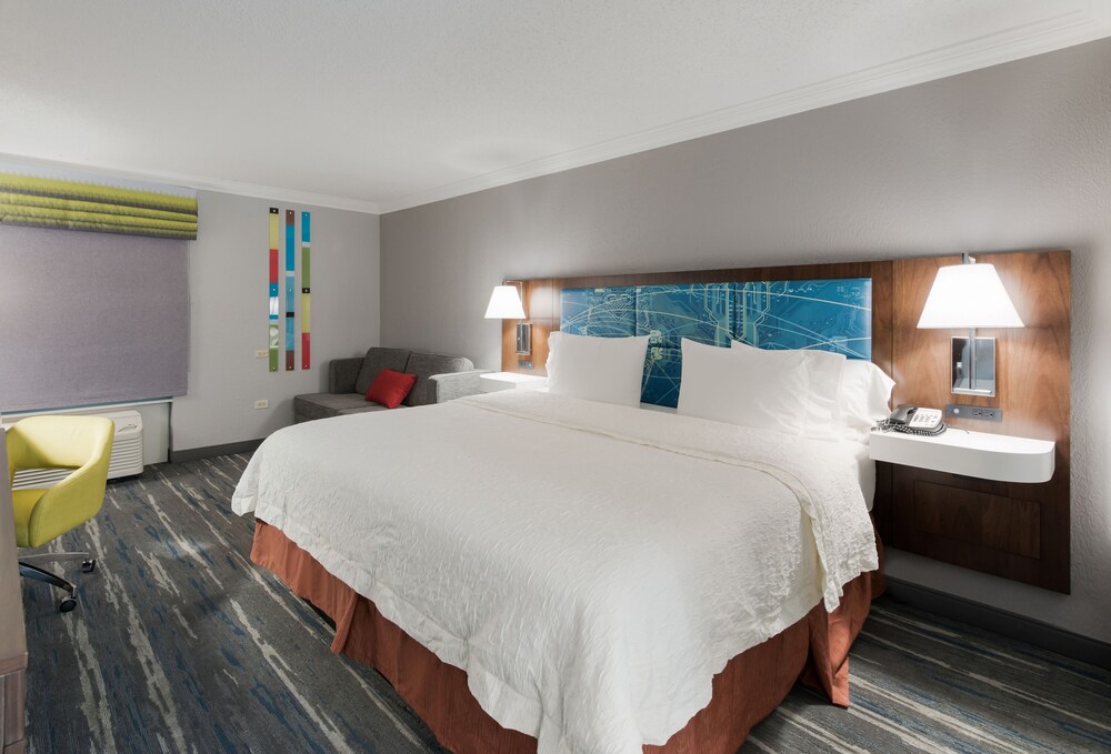 Hampton Inn & Suites Chicago/Hoffman Estates