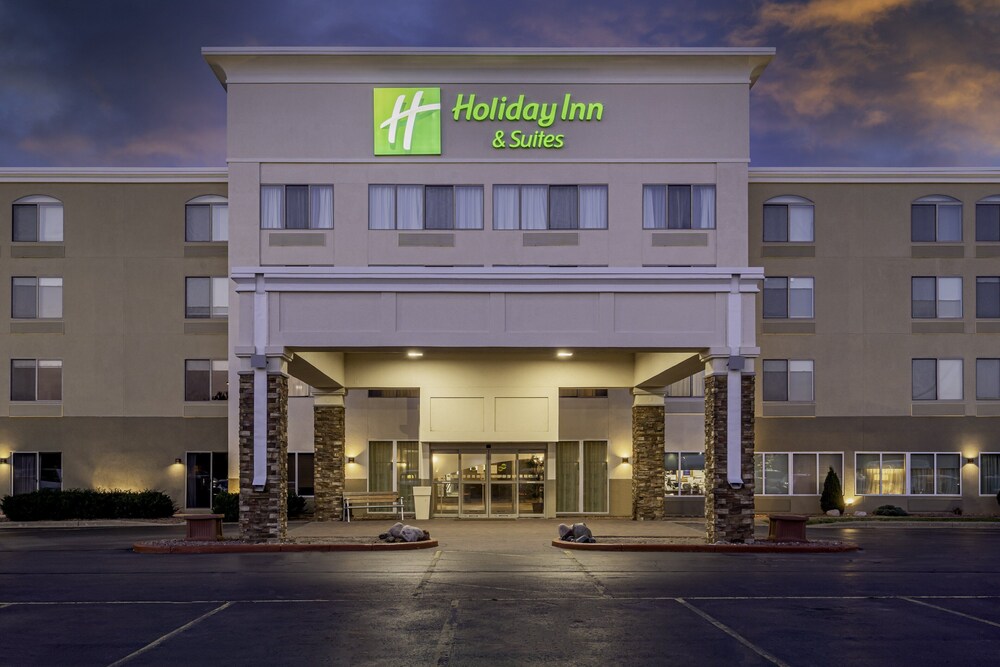 Holiday Inn & Suites Wausau-Rothschild, an IHG Hotel