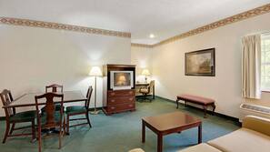 Premium bedding, in-room safe, desk, laptop workspace