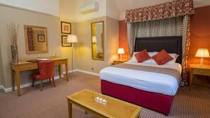 In-room safe, desk, laptop workspace, blackout curtains