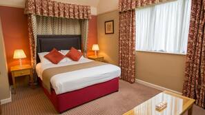 In-room safe, desk, laptop workspace, blackout curtains