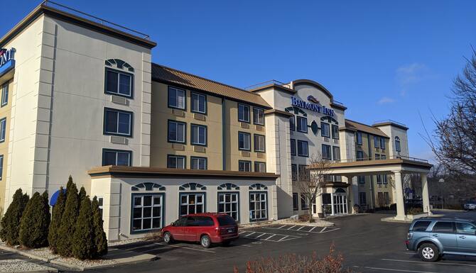 Baymont By Wyndham Rockford In Rockford Il Expedia