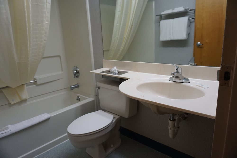 CenterWay Hotel Tonawanda in Buffalo Best Rates & Deals on Orbitz