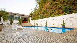 Outdoor pool, pool loungers