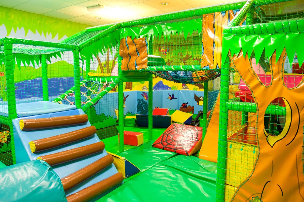 Children's play area - indoor, Chine Hotel