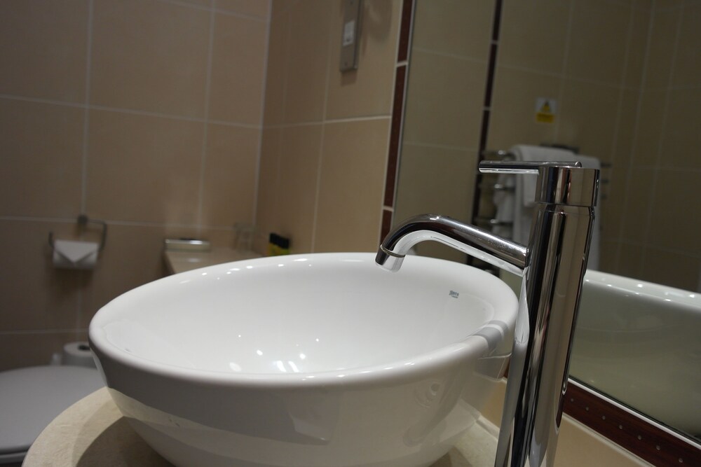 Bathroom sink, Chine Hotel