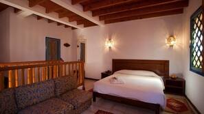 Surmatelas, minibar, coffre-forts dans les chambres, bureau