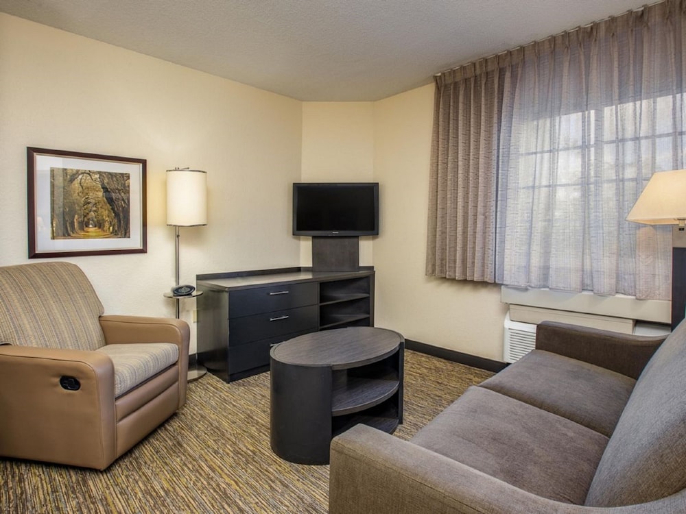 Sonesta Simply Suites Kansas City Overland Park