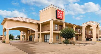 Econo Lodge Hillsboro I-35