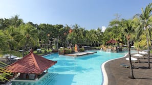 Kolam renang outdoor