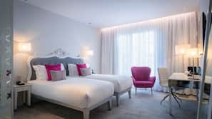 Egyptian cotton sheets, premium bedding, minibar, in-room safe