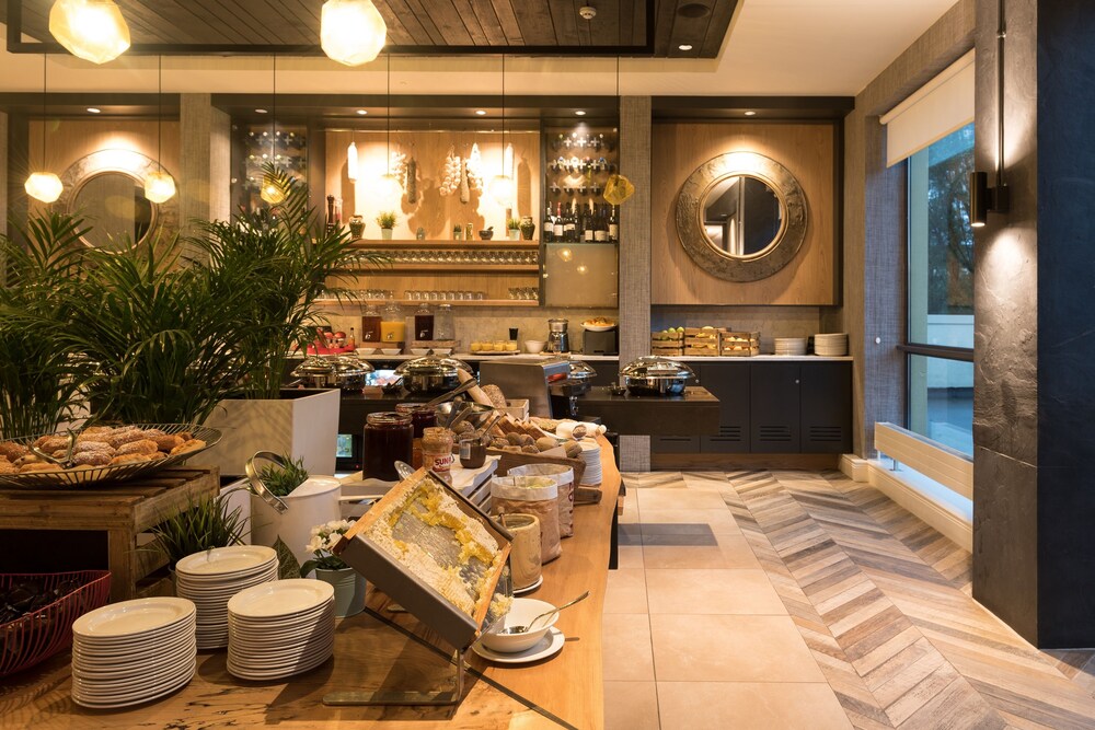 Breakfast area, Radisson Blu Hotel, Dublin Airport