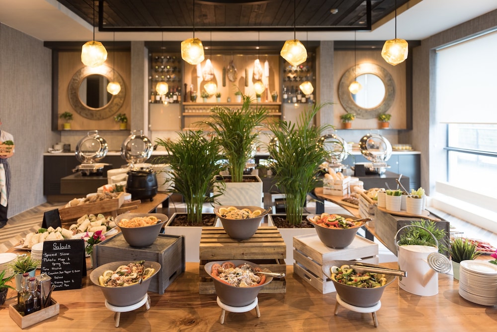 Breakfast area, Radisson Blu Hotel, Dublin Airport