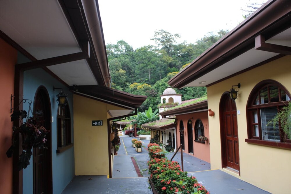 Courtyard view, Hotel El Tucano Resort & Thermal Spa