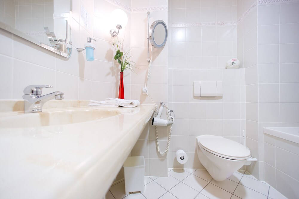 Romantik Hotel Aselager Mühle, Herzlake: 2019 Reviews ...