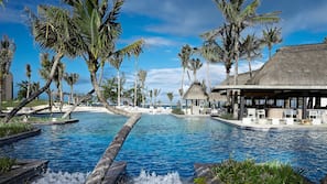3 outdoor pools, pool umbrellas, pool loungers