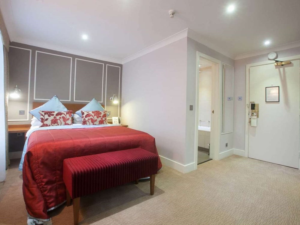 Room, London Chigwell Prince Regent Hotel, BW Signature Collection