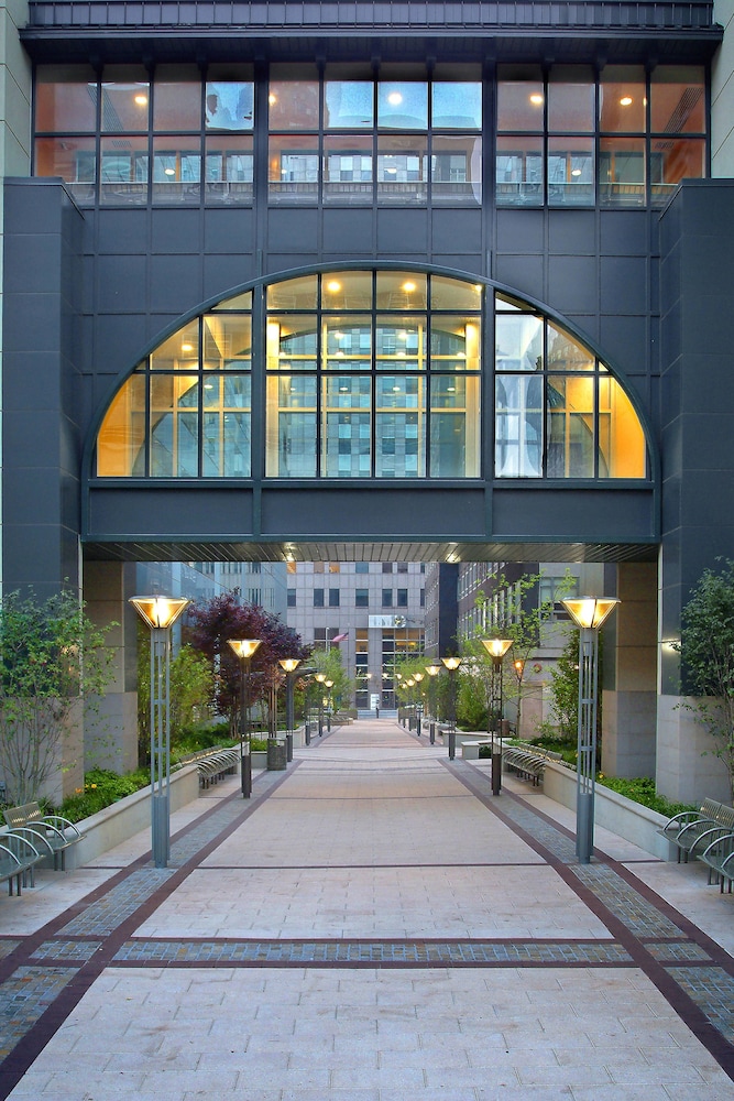 New York Marriott at the Brooklyn Bridge