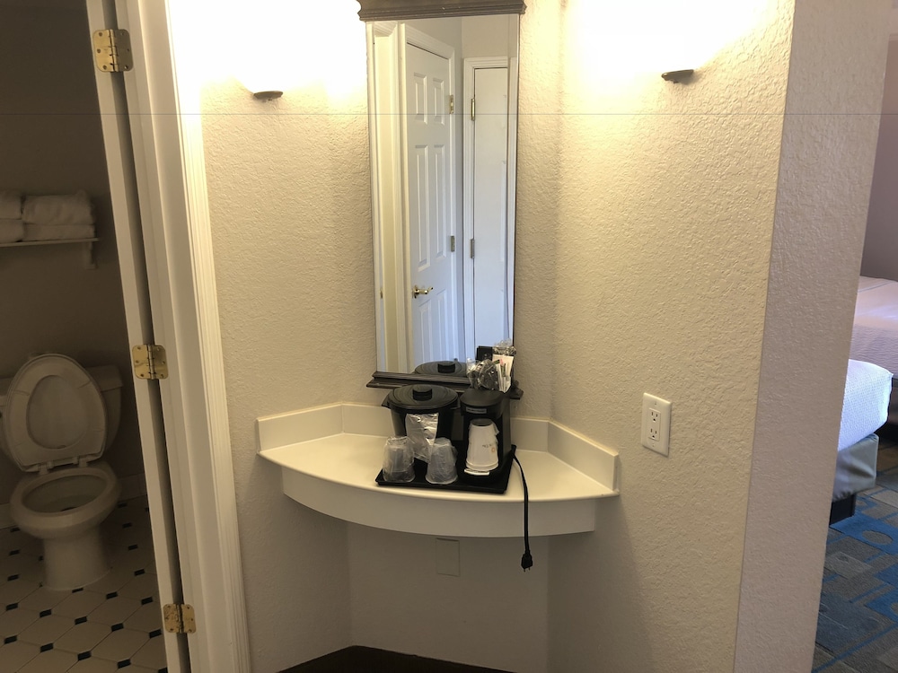 Room amenity, La Quinta Inn & Suites by Wyndham Jacksonville Butler Blvd