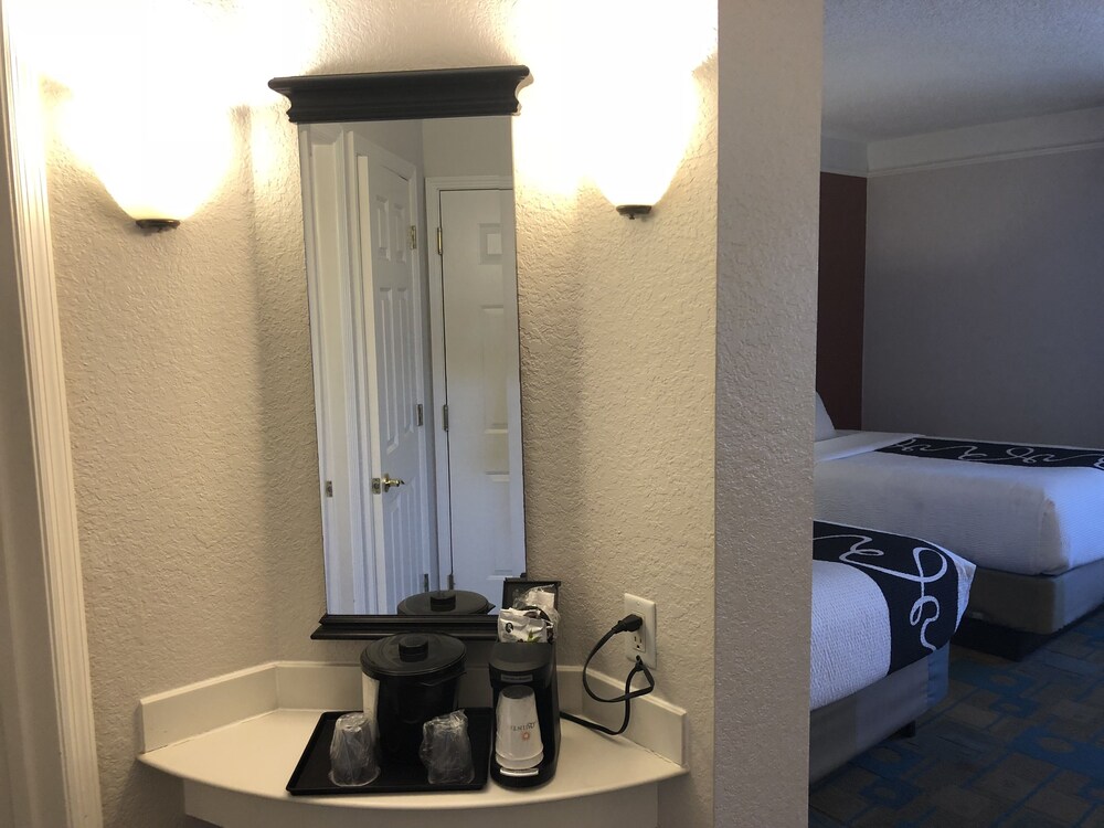 Room amenity, La Quinta Inn & Suites by Wyndham Jacksonville Butler Blvd