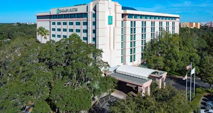 Embassy Suites by Hilton Tampa USF Near Busch Gardens