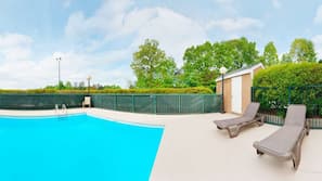 Seasonal outdoor pool