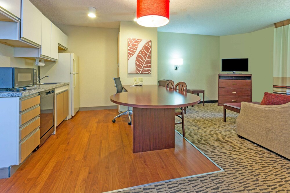 MainStay Suites Charlotte - Executive Park