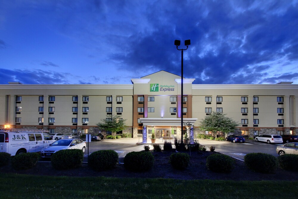 Exterior, Holiday Inn Express Fort Campbell-Oak Grove, an IHG Hotel