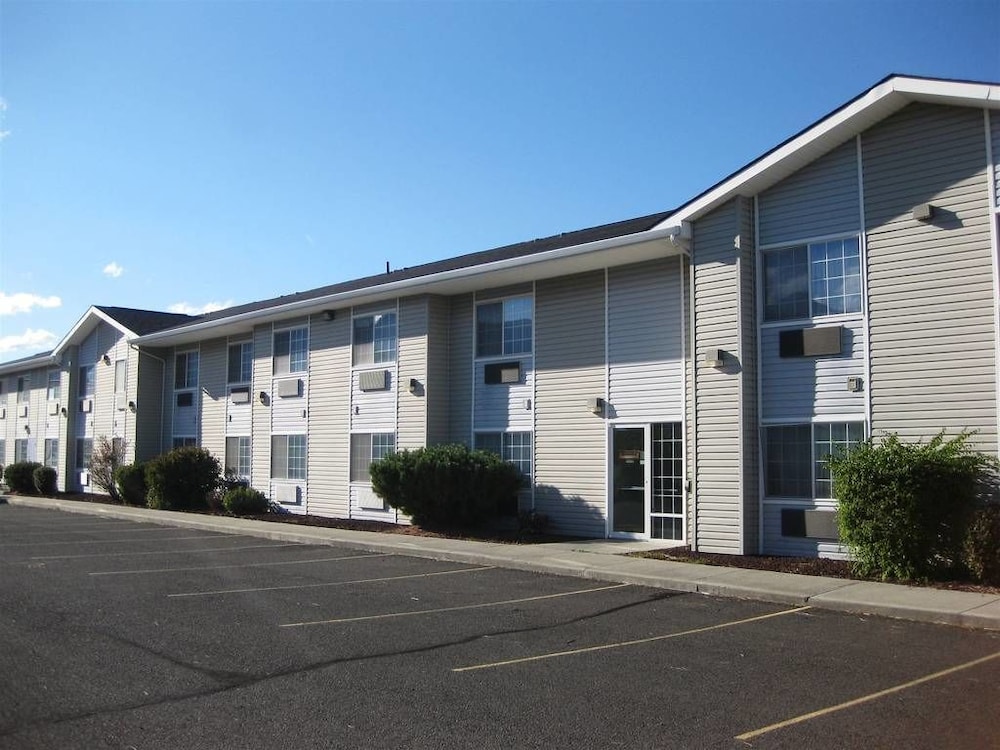 Eagle Inn Suites Ontario Canada Eagle's View Inn & Suites, Enterprise: $128 Room Prices & Reviews